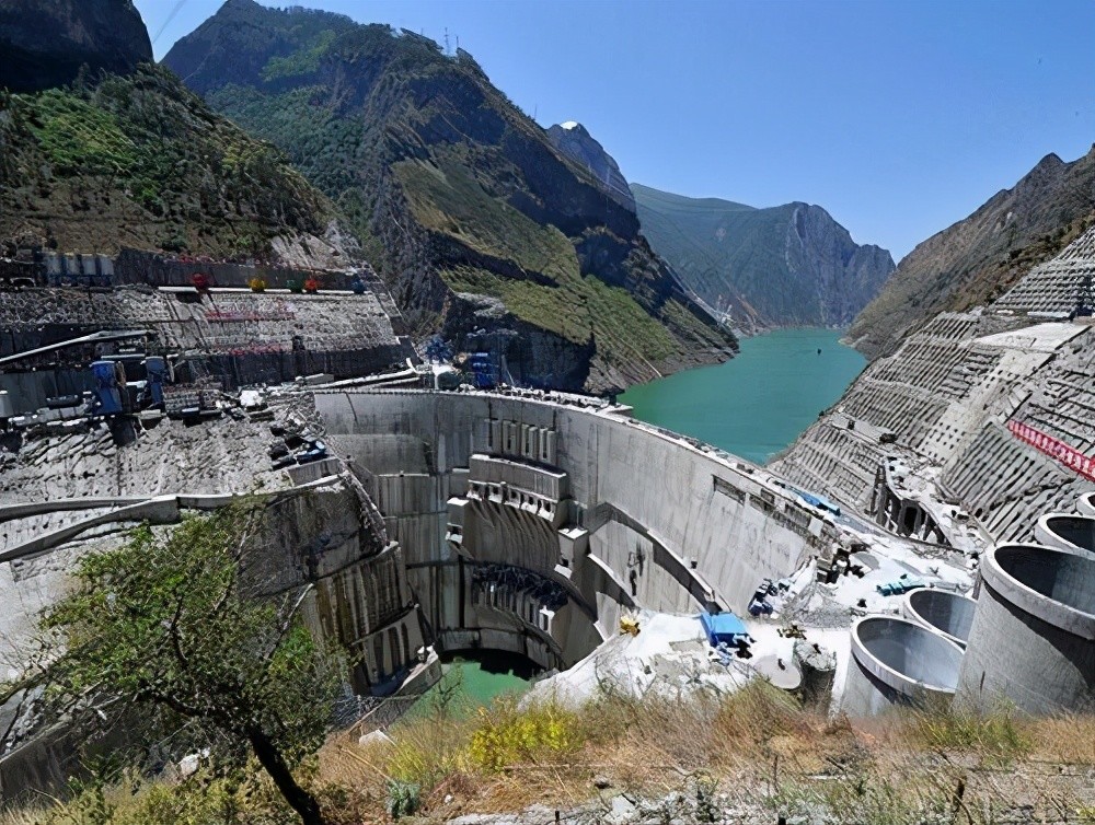 我國(guó)建成世界最大清潔發(fā)電體系